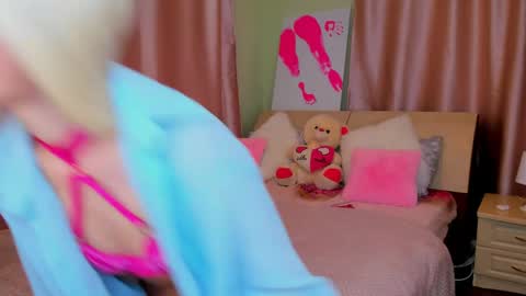 mishapallmer online show from May 16, 12:48 pm