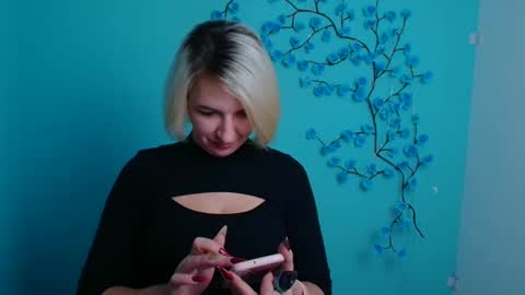 Mishelle online show from December 22, 6:44 pm