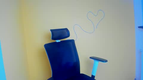 Mishelle online show from March 6, 1:06 pm