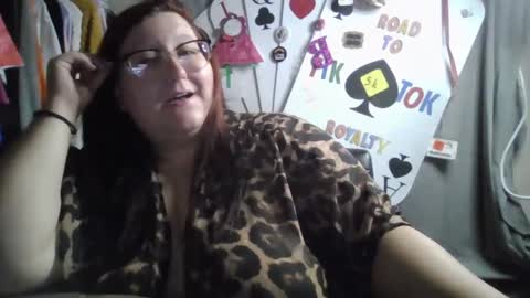 Snapshot of misladyb chatting on October 4, 4:29 am MissLadyB69 online show from October 4, 4:29 am