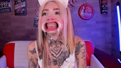 miss___angel online show from January 13, 6:23 pm