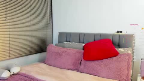 miss__jones_ online show from May 18, 12:20 am