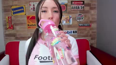 Lunna online show from February 15, 11:06 am