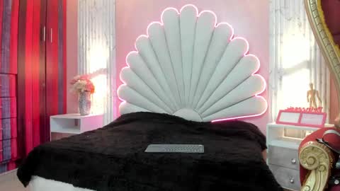 miss__star_ online show from May 16, 2:27 pm