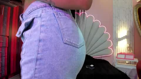 miss__star_ online show from May 9, 4:42 pm