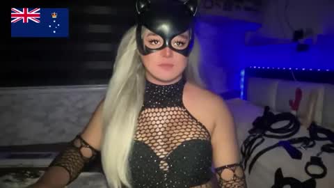 Call me  Miss Antonette  online show from May 21, 12:19 am