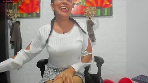 Clare PocaHose online show from May 18, 4:07 am