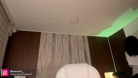 CANDELA CASTRO  online show from January 15, 11:38 am