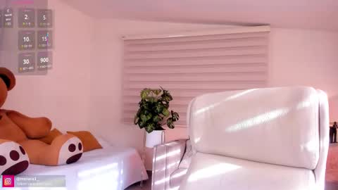 CANDELA CASTRO  online show from December 1, 12:30 pm