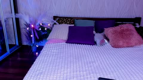 Snapshot of miss_elias chatting on December 21, 5:18 pm Elia online show from December 21, 5:18 pm