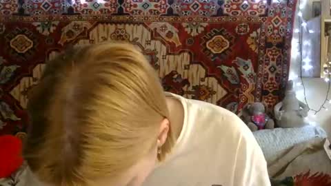 Elis online show from May 25, 11:20 am