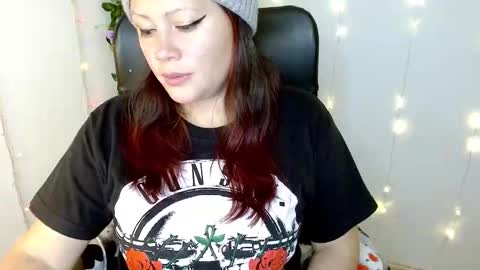 Snapshot of miss_evoleth2 chatting on January 28, 11:39 pm Miss Evoleth online show from January 28, 11:39 pm