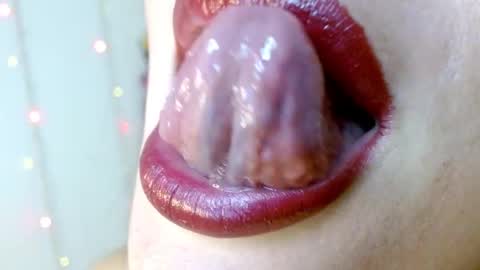 Snapshot of miss_evoleth2 chatting on February 4, 4:37 am Miss Evoleth online show from February 4, 4:37 am