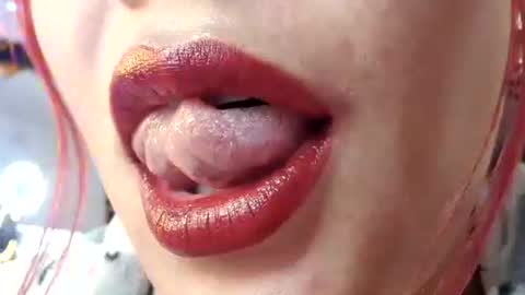 Snapshot of miss_evoleth2 chatting on December 5, 5:26 am Miss Evoleth online show from December 5, 5:26 am
