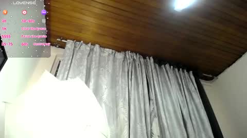 miss_foxxy_ online show from October 31, 7:12 am