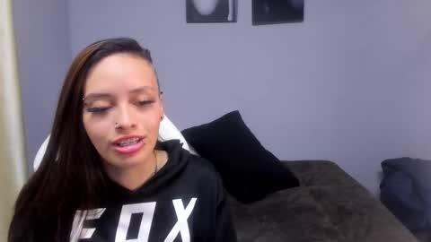 miss_foxxy_ online show from November 12, 9:07 am