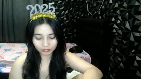 miss_innocent18 online show from January 1, 6:49 pm
