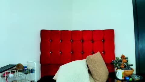 leyla online show from May 8, 5:59 pm