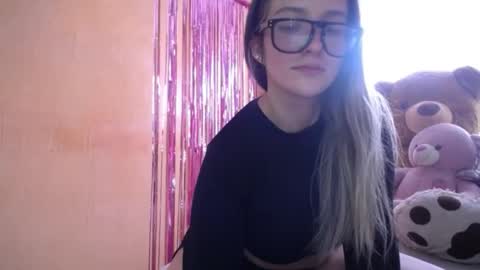 lilieth  online show from December 13, 7:53 pm