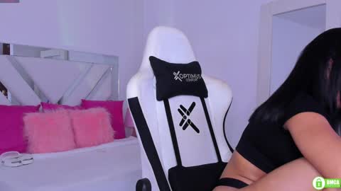   online show from February 4, 10:32 am