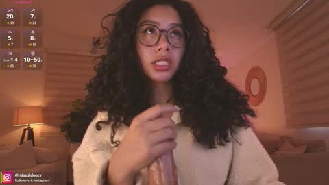Amy Olivera online show from May 21, 1:09 pm