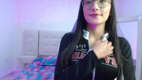 miss_sofiii online show from March 27, 11:22 am