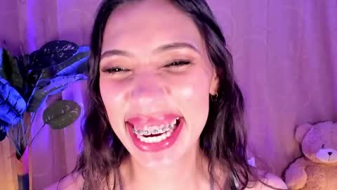 Miss Veronica online show from May 26, 1:32 pm