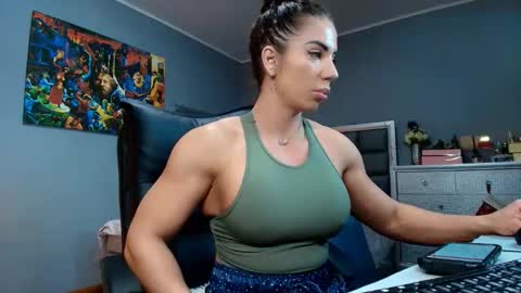 Alesyamuscledoll online show from January 4, 5:58 pm