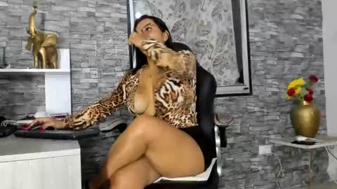 Snapshot of missdeborah20 chatting on March 6, 1:48 am missdeborah20 online show from March 6, 1:48 am