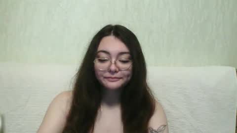 Snapshot of missis_mona chatting on December 20, 7:55 am missis mona online show from December 20, 7:55 am
