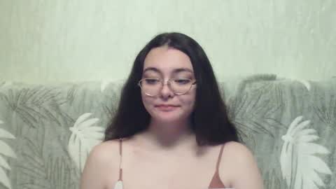 Snapshot of missis_mona chatting on December 8, 9:19 pm missis mona online show from December 8, 9:19 pm