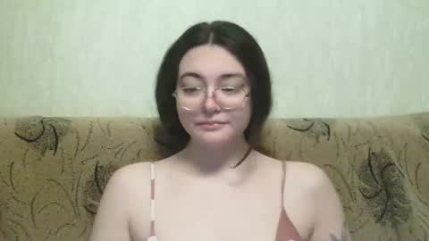 Snapshot of missis_mona chatting on March 9, 7:59 pm missis mona online show from March 9, 7:59 pm