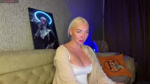Jess online show from August 4, 8:15 pm