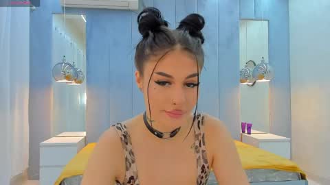 misskaayaa online show from May 18, 4:51 am