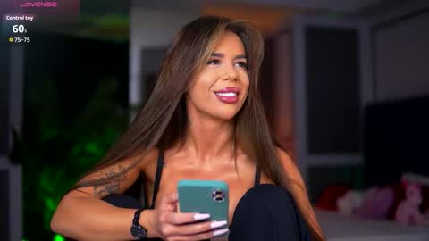 misskiarra online show from March 25, 7:50 pm