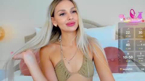 Snapshot of misslou_ chatting on September 30, 5:24 am Lou online show from September 30, 5:24 am