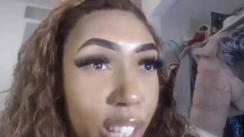 kourtn3ylov3  twitter online show from January 15, 6:30 am