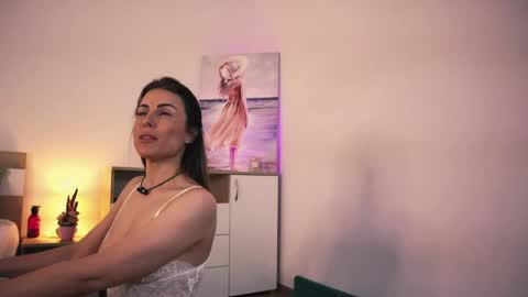 Lullu online show from May 20, 1:08 pm
