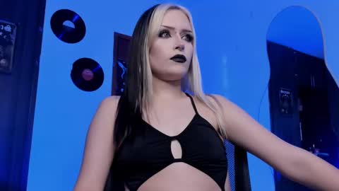 Miss Luna online show from September 30, 8:03 pm