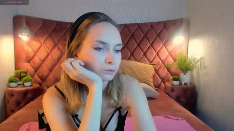 missluu online show from September 30, 6:08 am