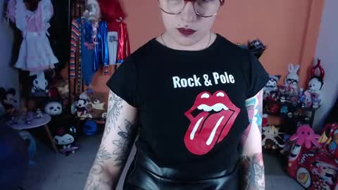Miss Mia online show from May 11, 4:15 pm