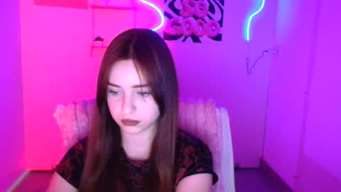 Mia online show from November 24, 6:54 pm