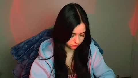 Mia online show from March 17, 12:53 pm