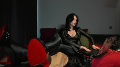   online show from May 11, 2:45 pm