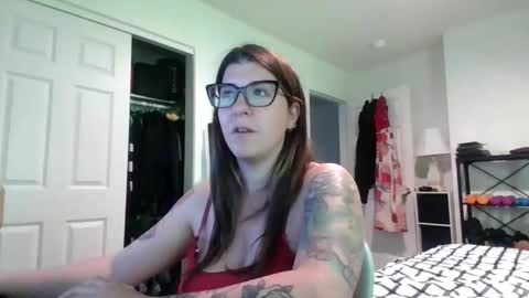 MissMona online show from May 5, 1:36 pm