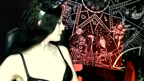 MissMoonDoll online show from December 18, 5:23 am