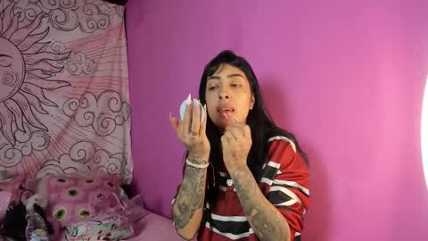 insta miss nickeloo online show from September 24, 6:29 pm