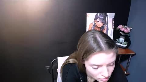 Olivia online show from November 11, 1:52 pm