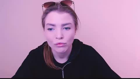 Olivia online show from February 10, 8:20 am