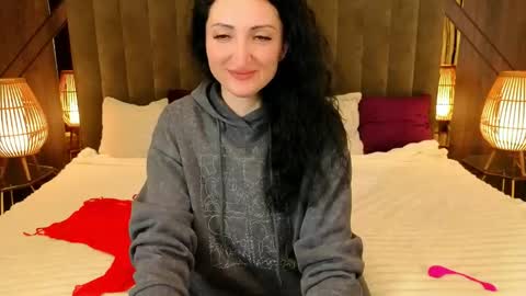 missrossi online show from May 23, 7:01 pm